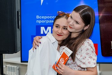 Школьники получили первые в жизни паспорта